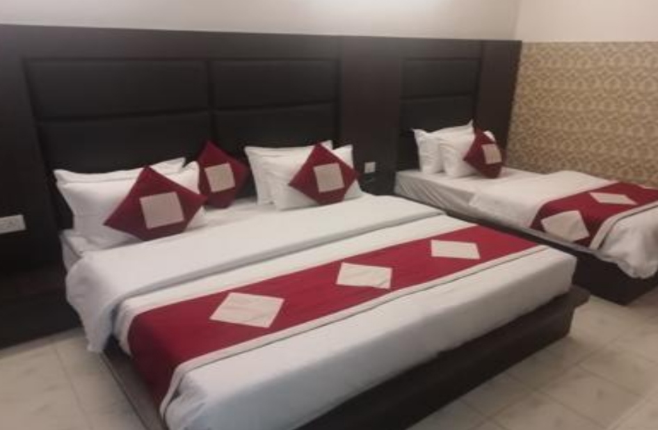 Family room at Hotel Malabar Inn